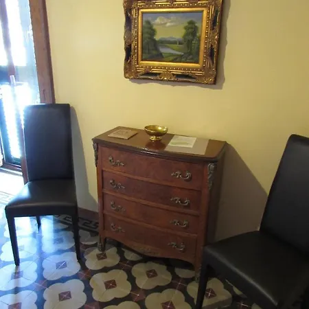 Antico Palazzo B&B 지아르디니낙소스