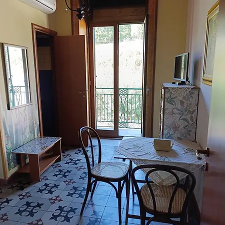 فندق مبيت وإفطار Antico Palazzo جيارديني ناكسوس