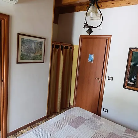 Antico Palazzo فندق مبيت وإفطار جيارديني ناكسوس