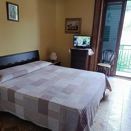 فندق مبيت وإفطار Antico Palazzo جيارديني ناكسوس