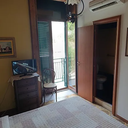Antico Palazzo جيارديني ناكسوس