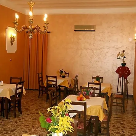 فندق مبيت وإفطار Antico Palazzo 4*