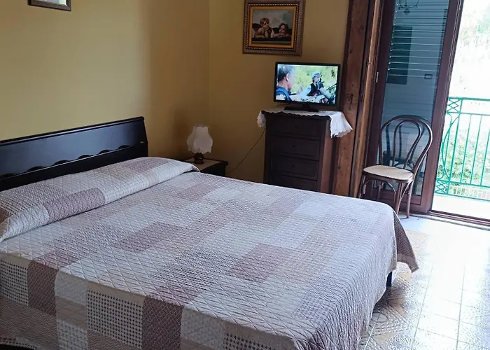 B&B Antico Palazzo 지아르디니낙소스